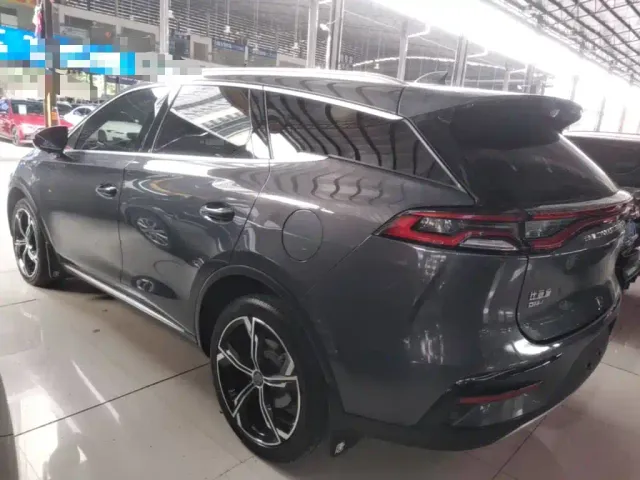BYD Tang — Фото автомобиля 4