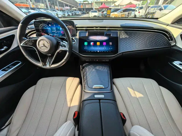 Mercedes-Benz E-Class — Фото автомобиля 6