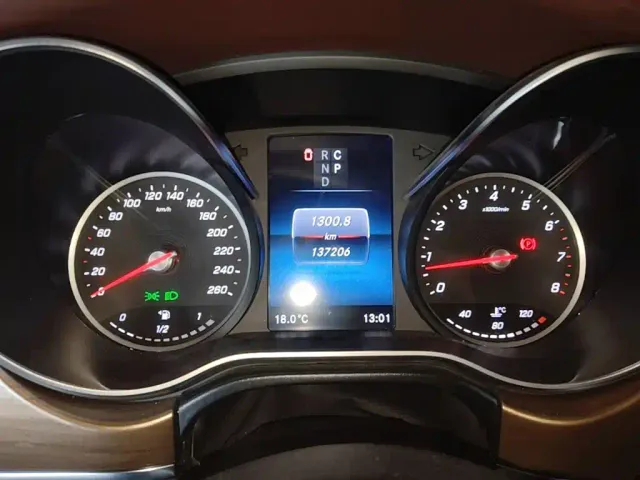 Mercedes-Benz V-Class — Фото автомобиля 11
