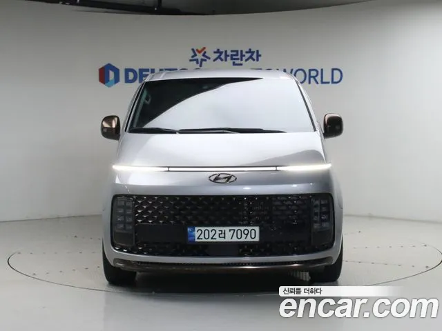 Hyundai Staria Staria 4WD Lounge 9 мест — Фото автомобиля 3