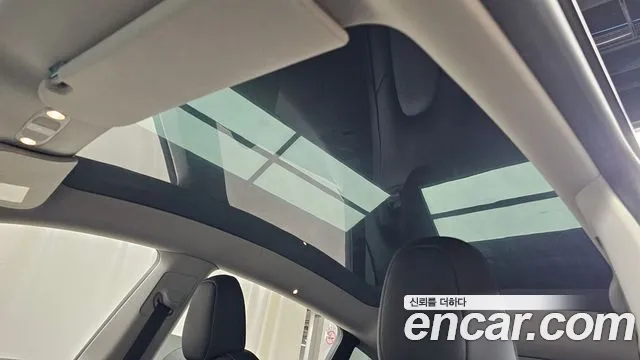 Tesla Model Y — Фото автомобиля 22