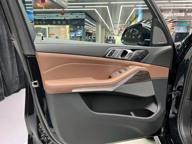 BMW X7 — Фото автомобиля 19