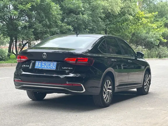 Volkswagen Lavida — Фото автомобиля 6