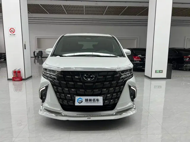 Toyota Alphard — Фото автомобиля 2