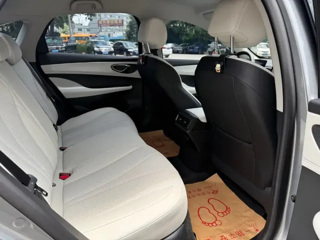 BYD Seal 05 DM-i — Фото автомобиля 12