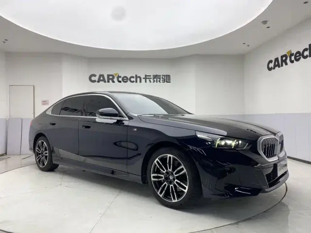 BMW 5 Series — Фото автомобиля 2