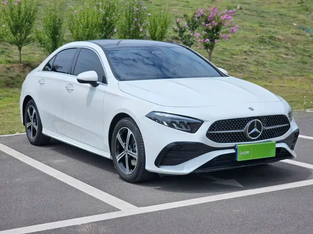 Mercedes-Benz A-Class — Фото автомобиля 3