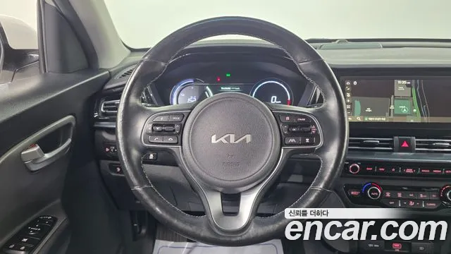 Kia Niro — Фото автомобиля 20