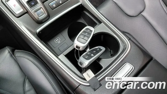 Hyundai Santafe Бензин 2.5T 2WD — Фото автомобиля 18