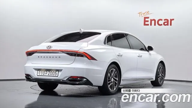 Hyundai Grandeur Новый Grandeur IG 3.0 LPi (Для проката) — Фото автомобиля 2