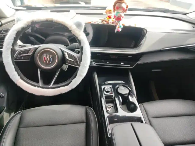 Buick Envision Plus — Фото автомобиля 12