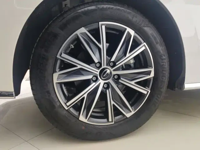 GAC Trumpchi M8 — Фото автомобиля 6