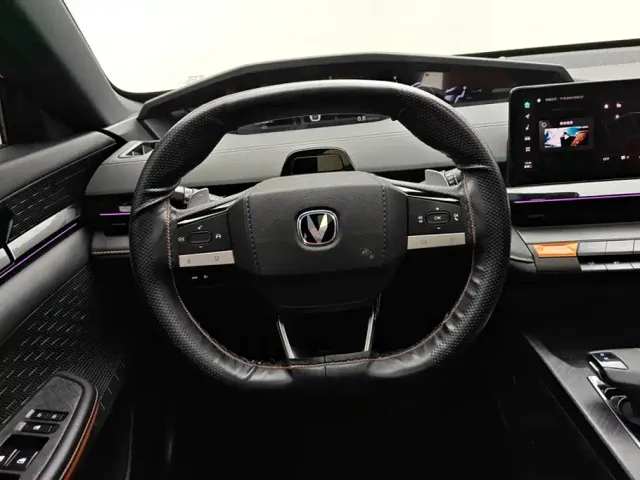 Changan UNI-V — Фото автомобиля 15
