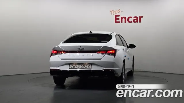 Hyundai AVANTE Avante (CN7) — Фото автомобиля 4