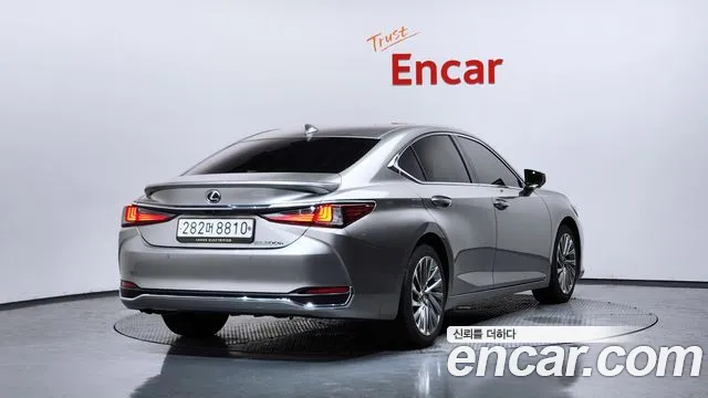 Lexus ES — Фото автомобиля 2