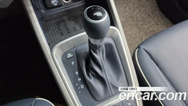 Hyundai Venue — Фото автомобиля 12