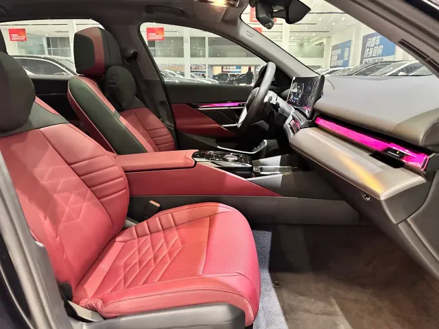 BMW 5 Series — Фото автомобиля 18