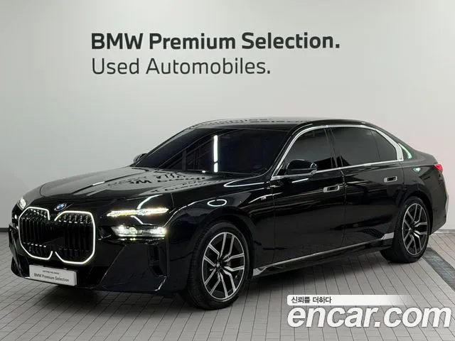 Фотография автомобиля — BMW 7 Series G70