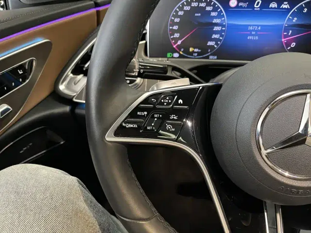 Mercedes-Benz E-Class — Фото автомобиля 20