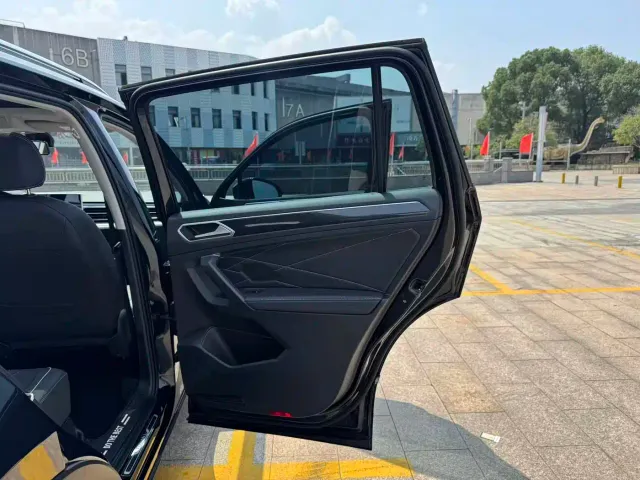 Volkswagen Tiguan L — Фото автомобиля 20