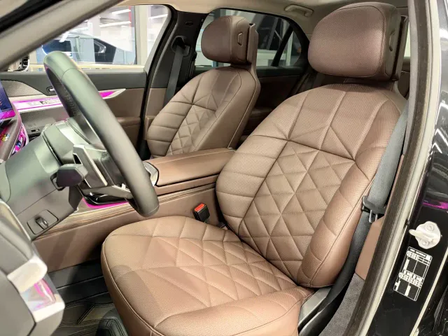 BMW 7 Series — Фото автомобиля 10