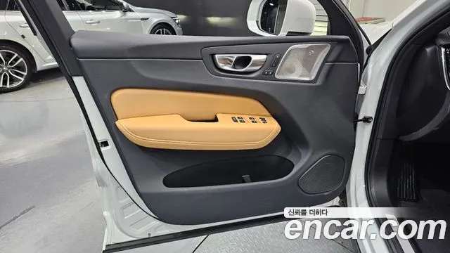 Volvo XC60 2nd Gen — Фото автомобиля 24