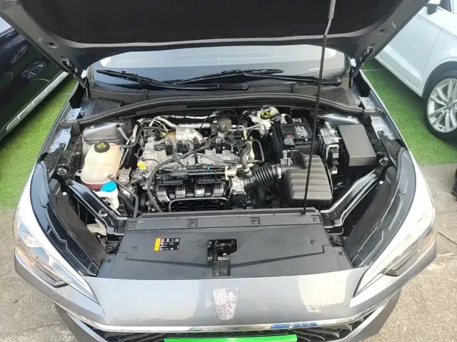 Roewe i5 — Фото автомобиля 19