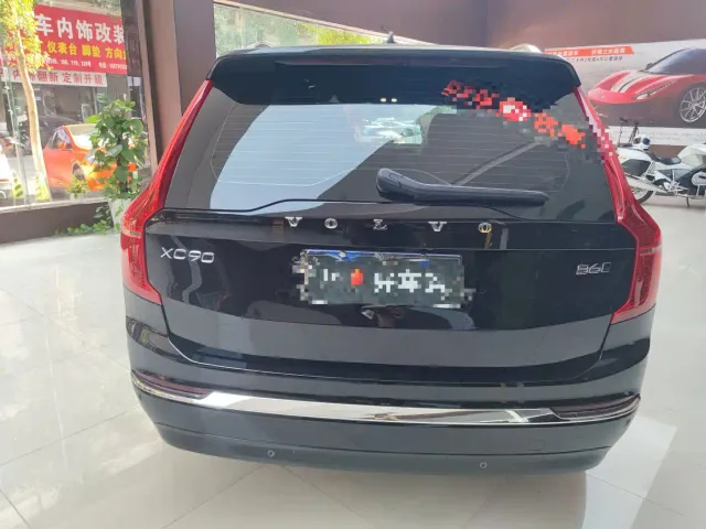 Volvo XC90 — Фото автомобиля 3