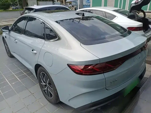 BYD Qin L — Фото автомобиля 4