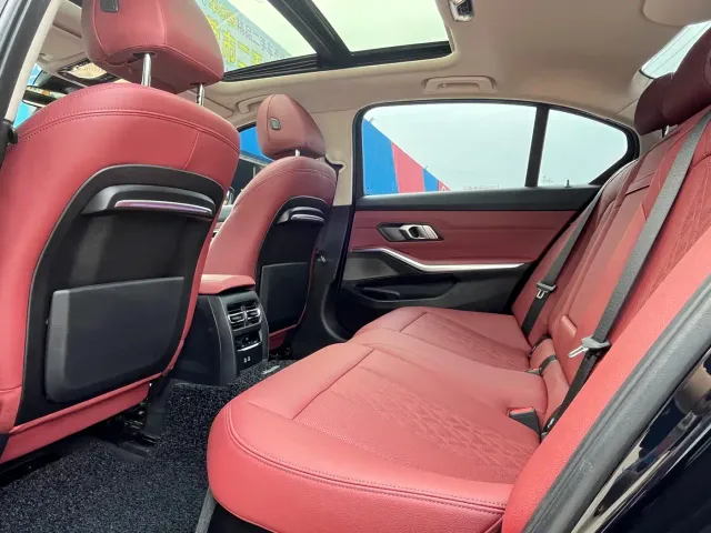 BMW 3 Series — Фото автомобиля 12