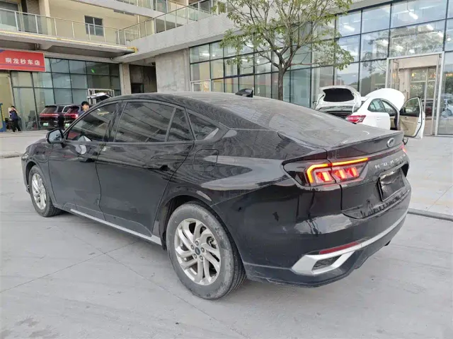 Ford Mondeo — Фото автомобиля 4