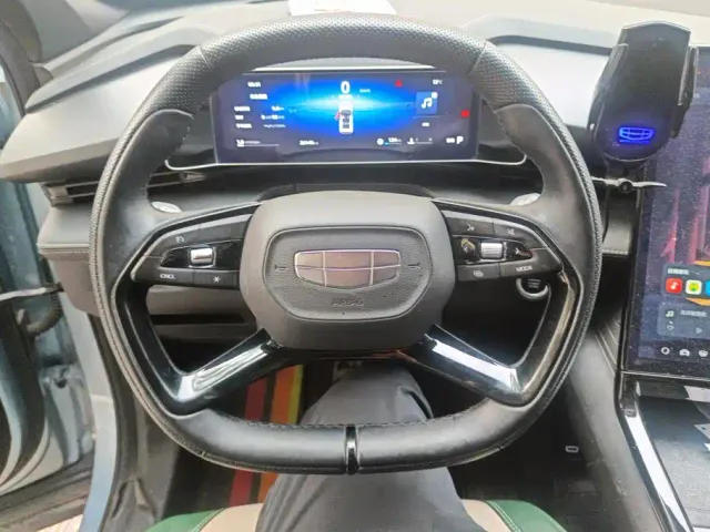 Geely Boyue — Фото автомобиля 15