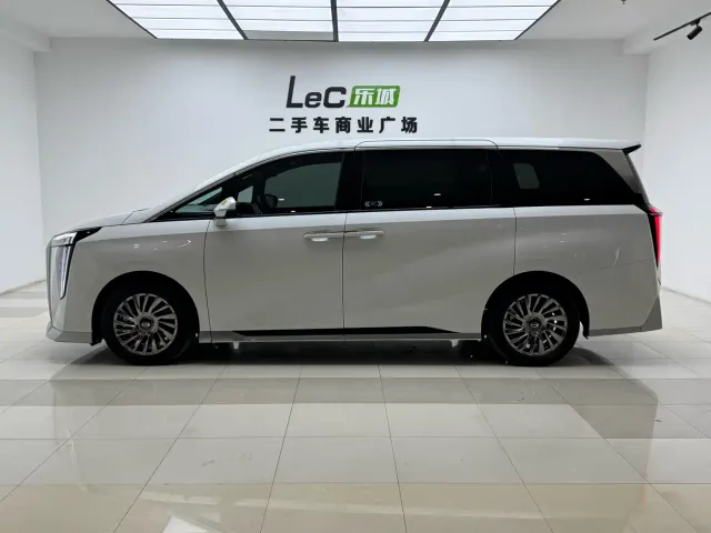 GAC Trumpchi M8 — Фото автомобиля 4