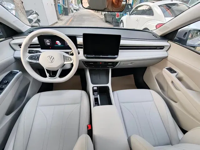 Volkswagen Lavida — Фото автомобиля 8