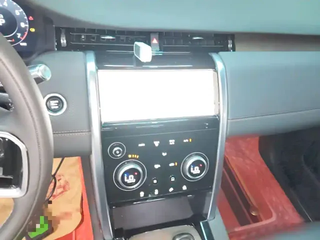 Land Rover Discovery Sport — Фото автомобиля 12