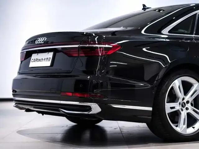Audi A8 — Фото автомобиля 6