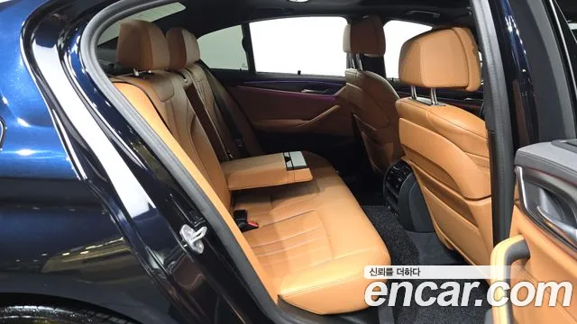 BMW 5 Series G30 — Фото автомобиля 17