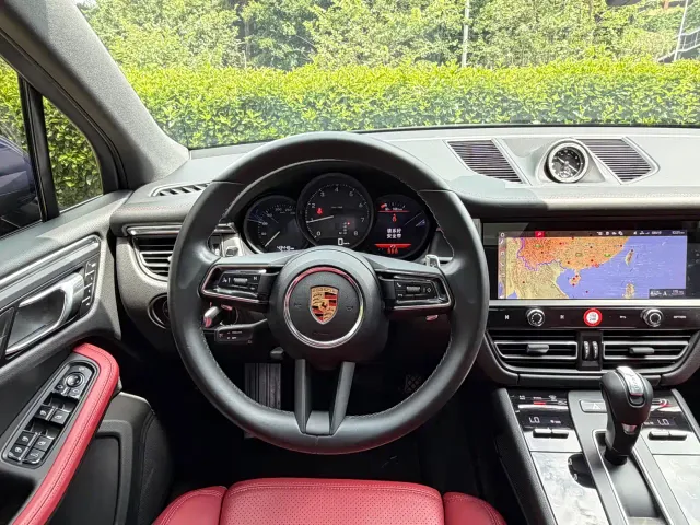 Porsche Macan — Фото автомобиля 9