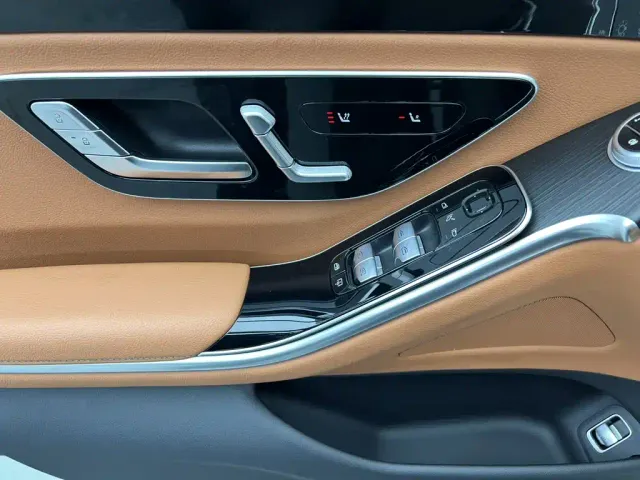 Mercedes-Benz S-Class — Фото автомобиля 16