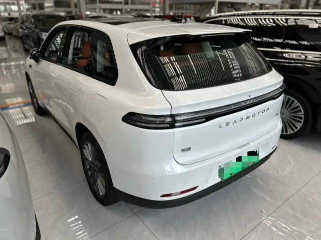 Leapmotor C10 — Фото автомобиля 19