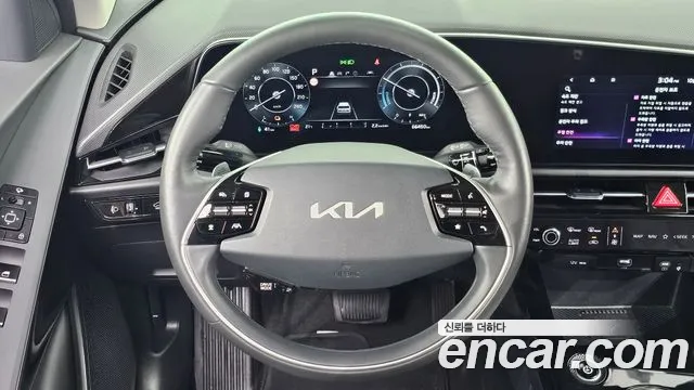 Kia Niro — Фото автомобиля 21