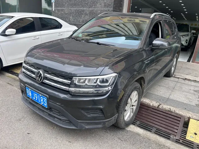 Фотография автомобиля — Volkswagen Tharu