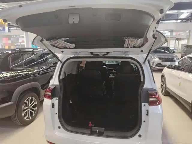 GAC Trumpchi M6 — Фото автомобиля 18