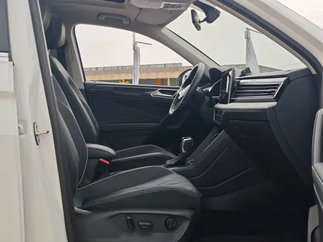 Volkswagen Tiguan L — Фото автомобиля 9