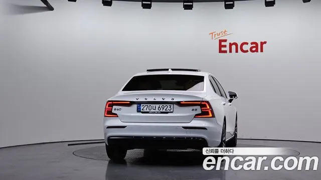 Вольво S60 S60 третьего поколения B5 Ultra Bright — Фото автомобиля 4