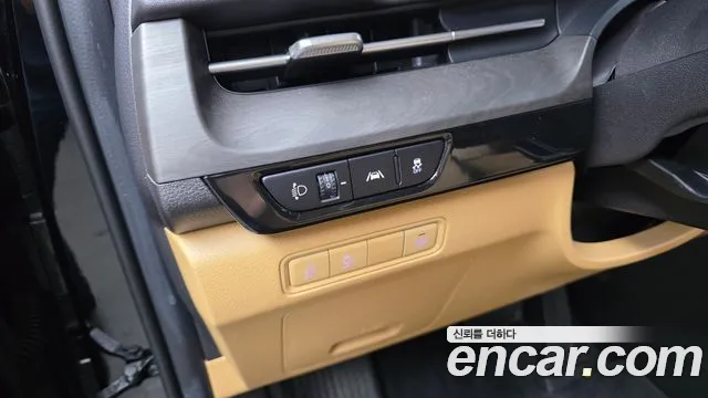 Kia Carnival Generation 4 — Фото автомобиля 23