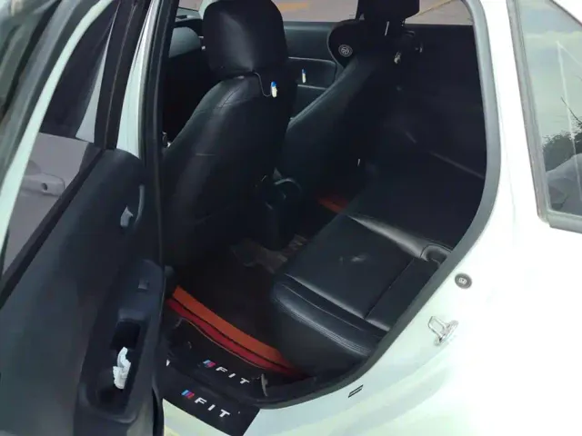 Honda Fit — Фото автомобиля 11