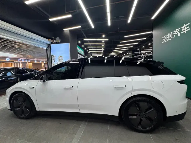 Li Auto i6 — Фото автомобиля 11