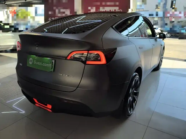 Tesla Model Y — Фото автомобиля 6