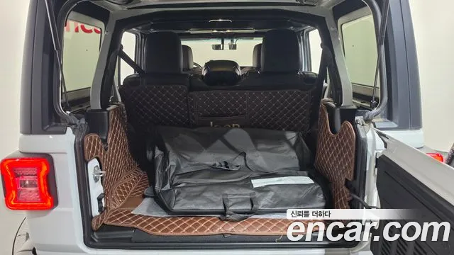 Jeep Wrangler JL — Фото автомобиля 14